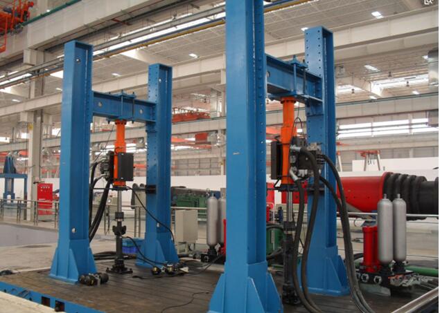 疲勞試驗(yàn)機(jī)(圖1) 疲勞試驗(yàn)機(jī)(圖1)